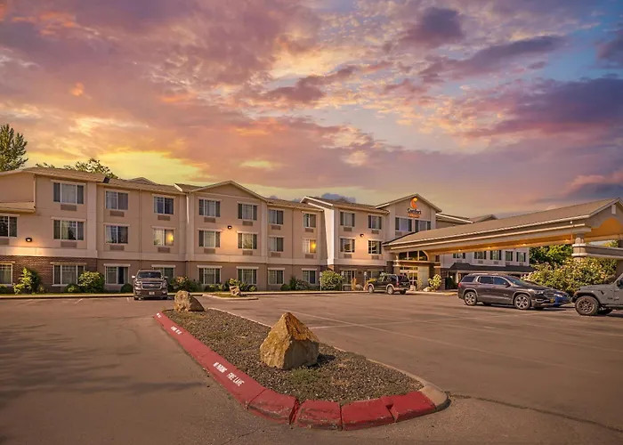 Comfort Suites Airport